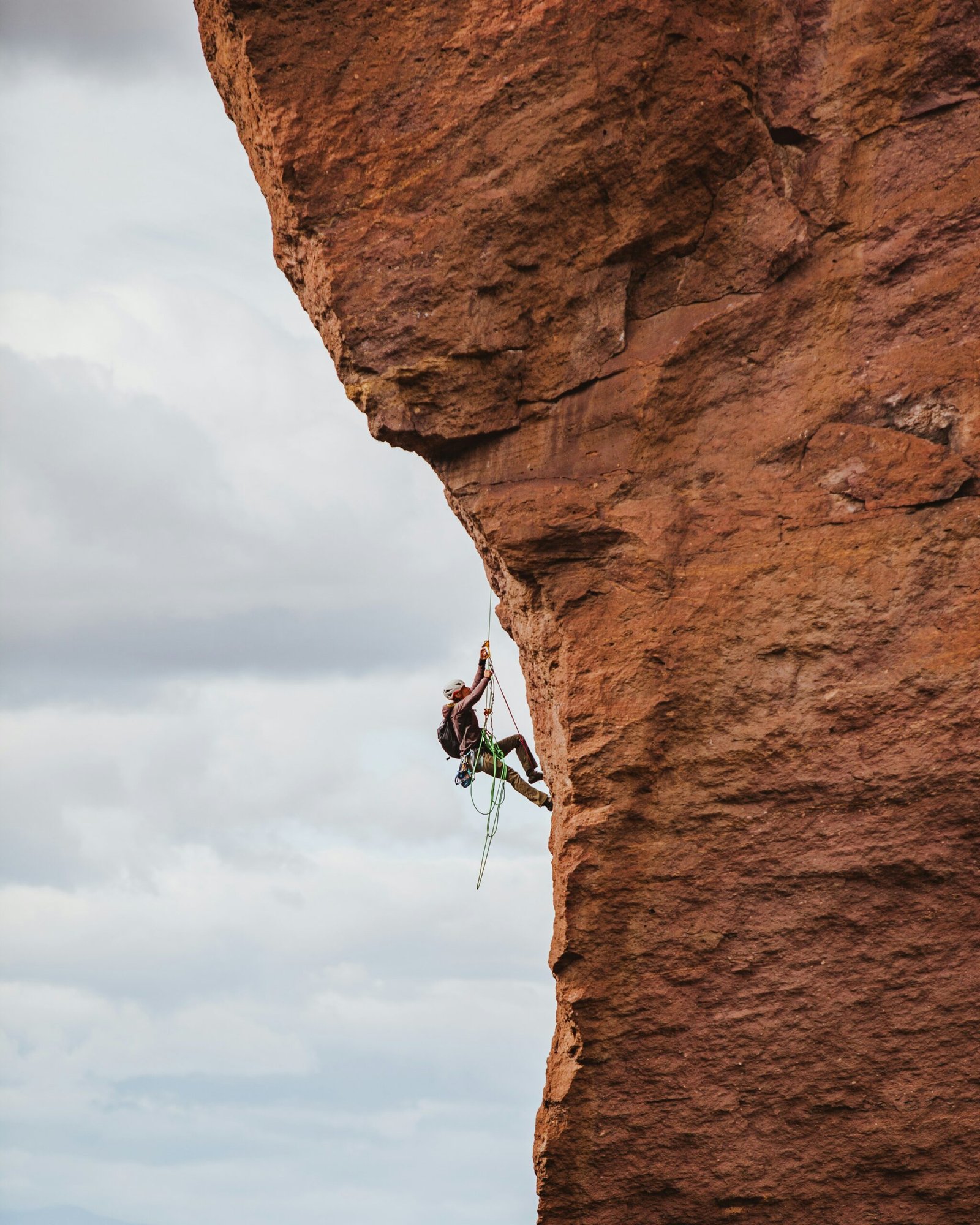 The Benefits of Energy Drinks and Bars for Rock Climbing